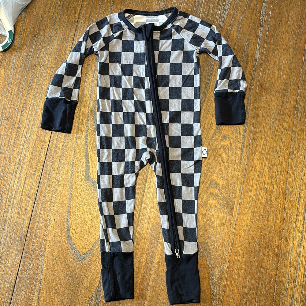 Dream Big Little Co Black Checkers Bamboo Zippy VGUC